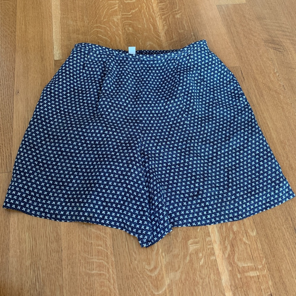 VINTAGE Talbots Blue and White Floral Shorts Sz 12